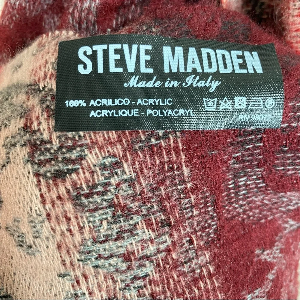 🚨LAST CHANCE 🆕 Steve Madden Scarf Red